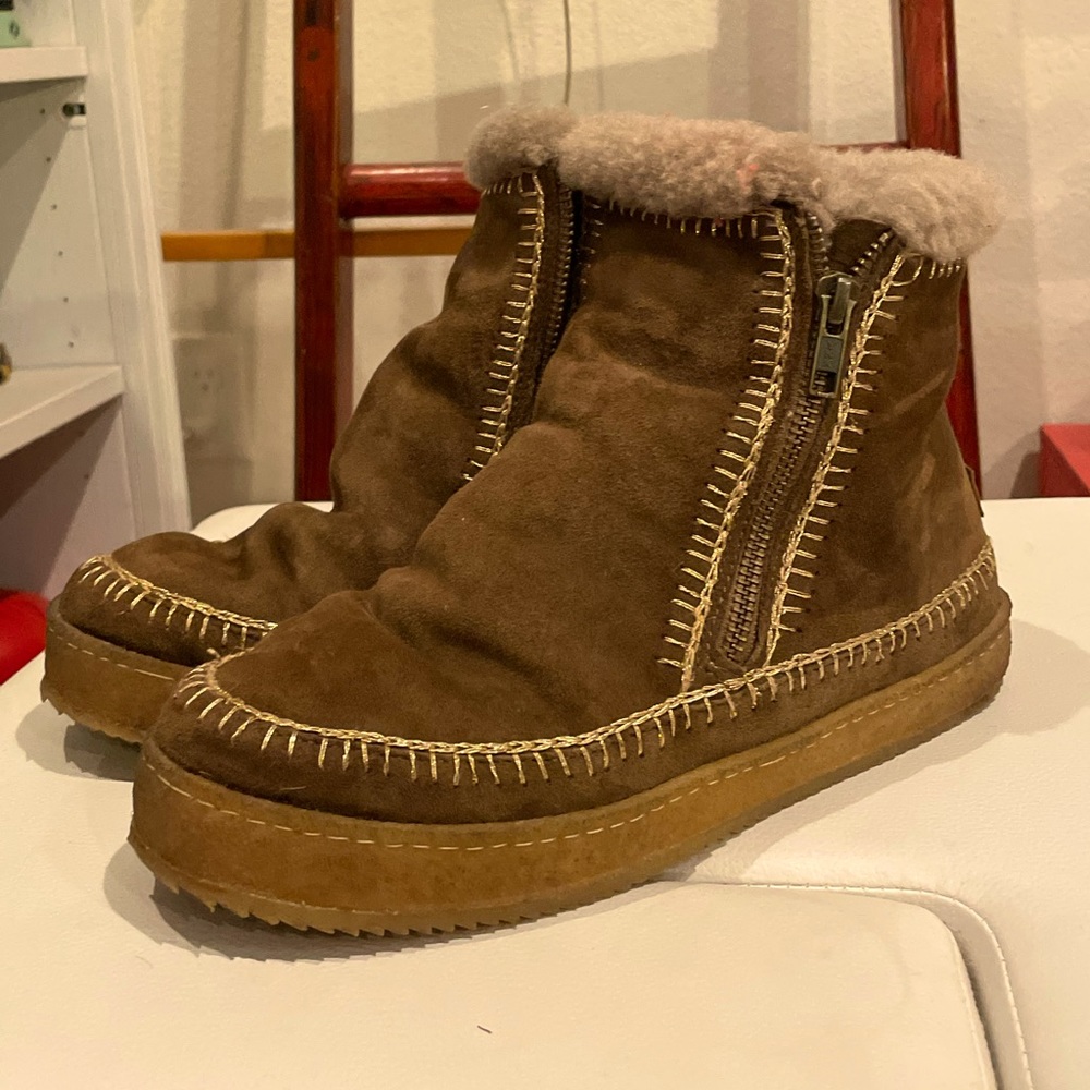 Laidback London Setsu Crochet Side Zip Ankle Boot Camel Suede